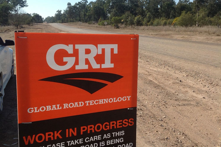 Global_Road_Technology_Dust_Control_Road_Sign