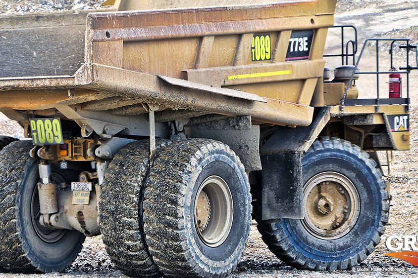 global-road-technology-mining-773E-haul-road-dust-suppression
