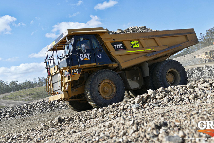 mining-global-road-technology-cat-dust-suppression-grt