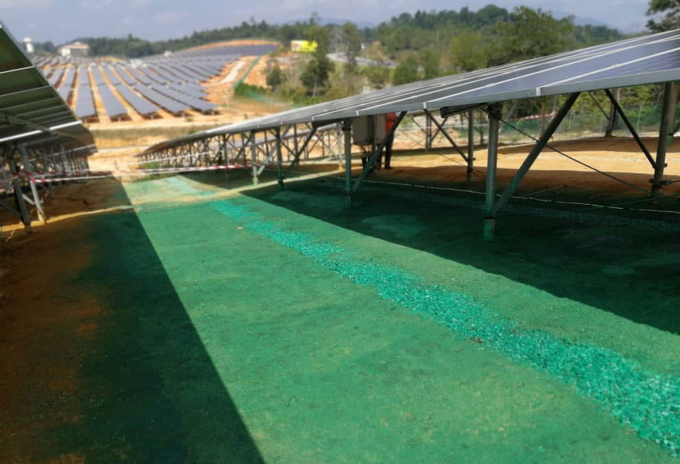 global-road-technology-the-application-of-dust-control-in-solar-farm-developments