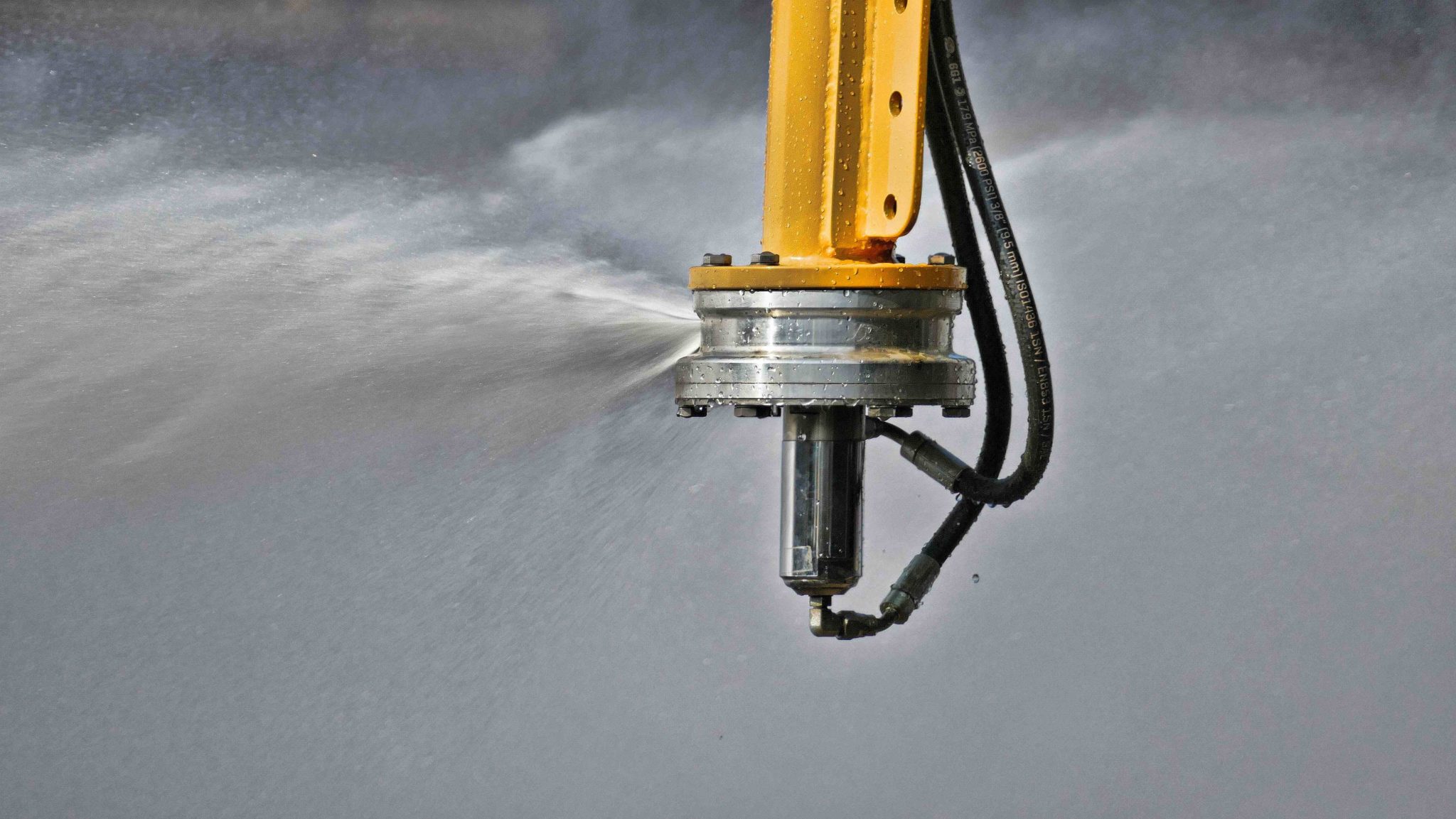 global-road-technology-dust-suppression-using-sprinklers-grt