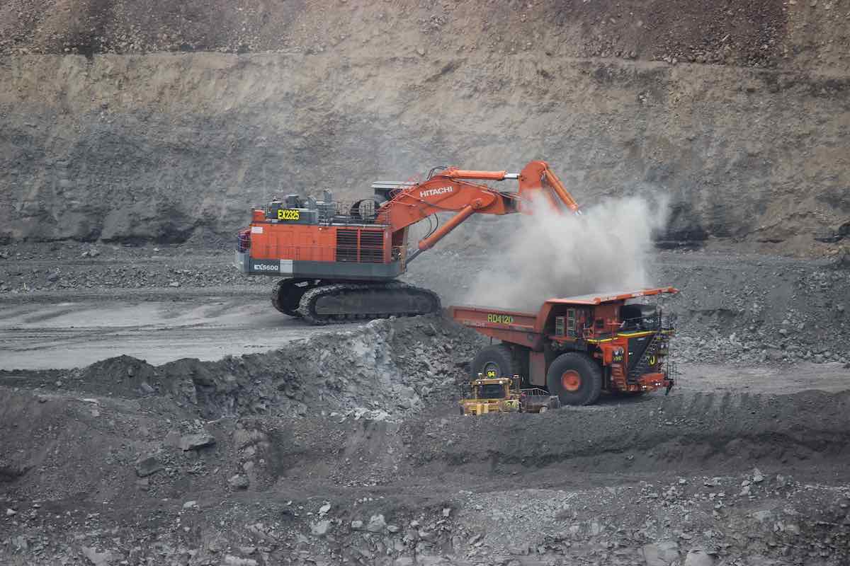 global-road-technology-dust-control-in-surface-coal-mining