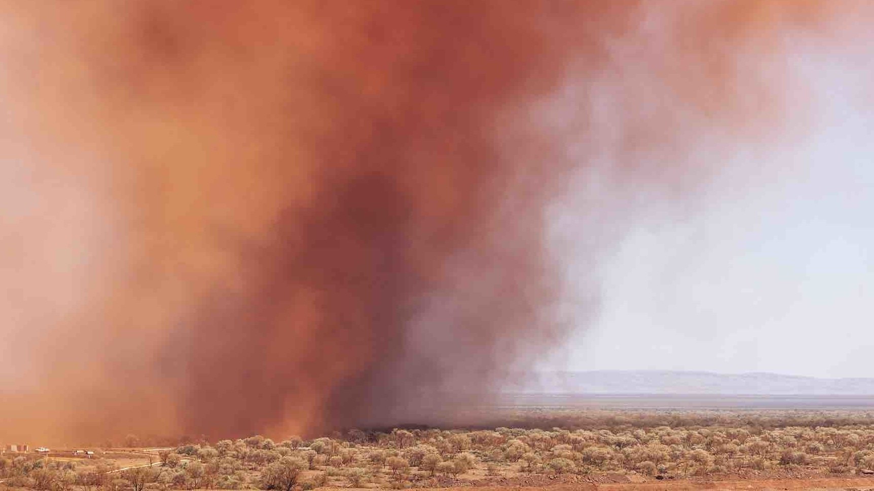 Huge Dust Storms Stretches 1800km Across Australia